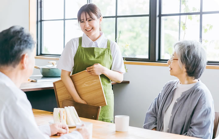 スタッフと入所者